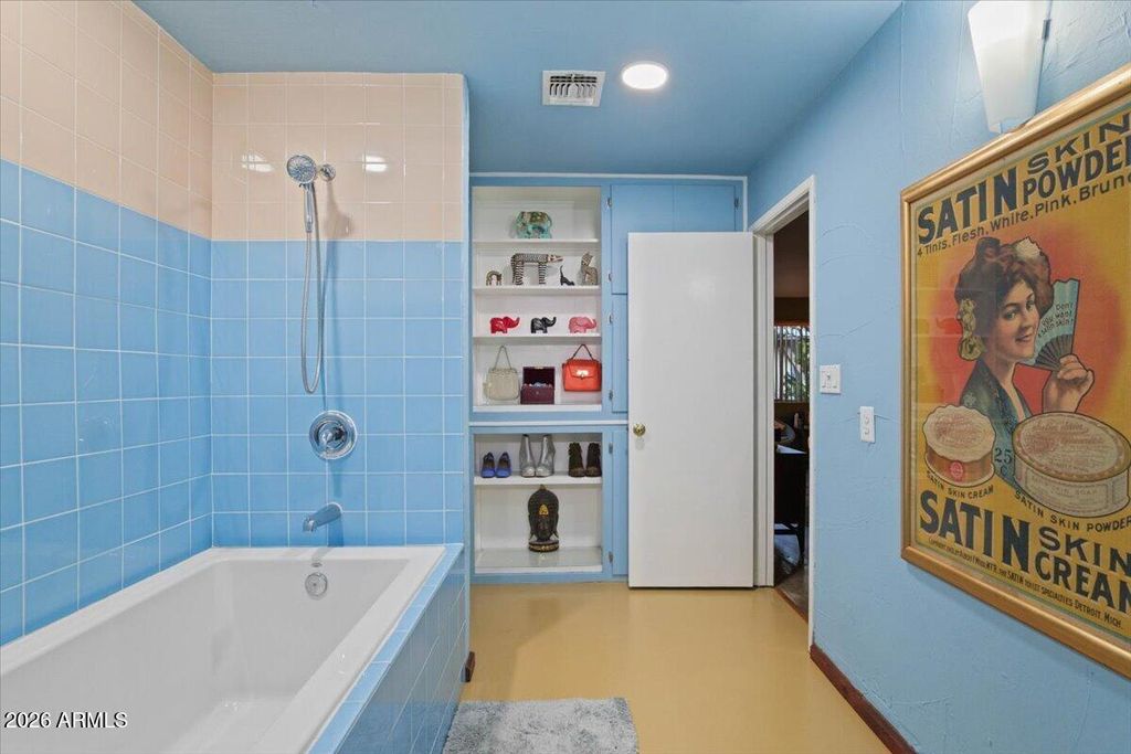 Image 14 of property listing at 3013 N 27TH Street, Phoenix, AZ 85016