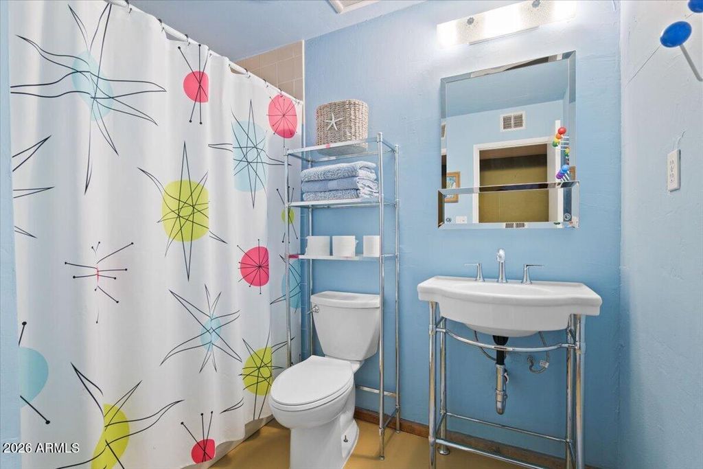 Image 17 of property listing at 3013 N 27TH Street, Phoenix, AZ 85016