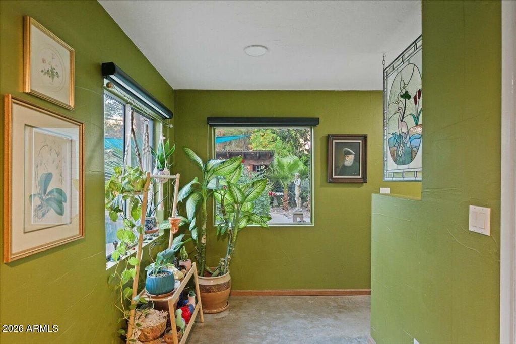 Image 18 of property listing at 3013 N 27TH Street, Phoenix, AZ 85016