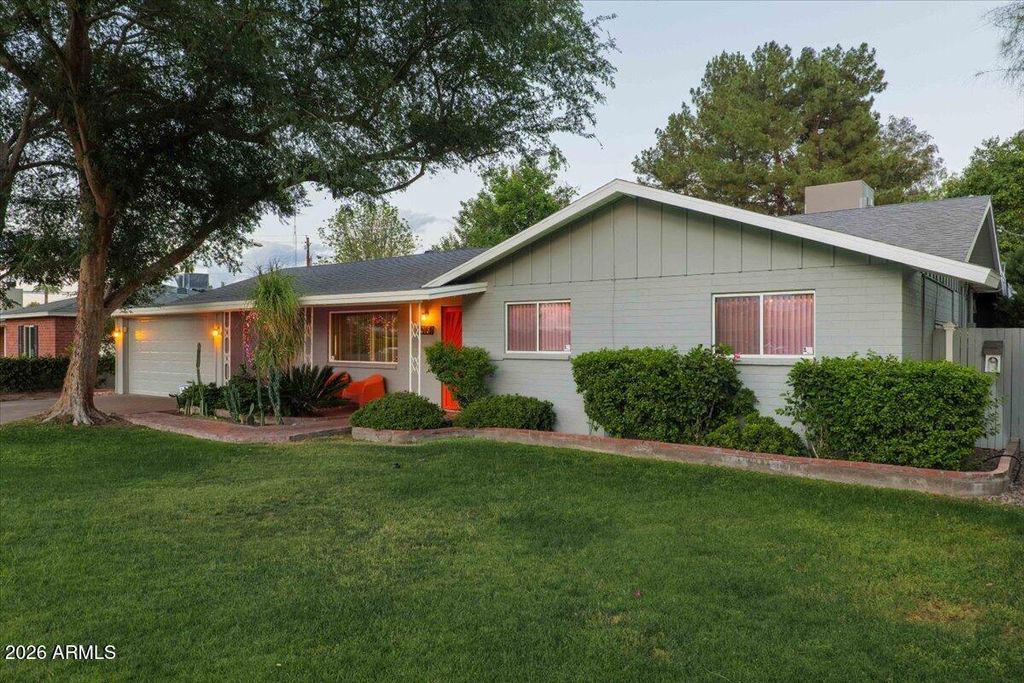 Image 2 of property listing at 3013 N 27TH Street, Phoenix, AZ 85016