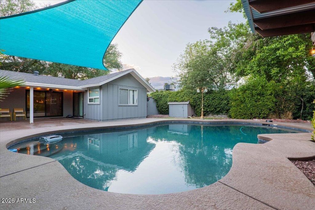 Image 27 of property listing at 3013 N 27TH Street, Phoenix, AZ 85016