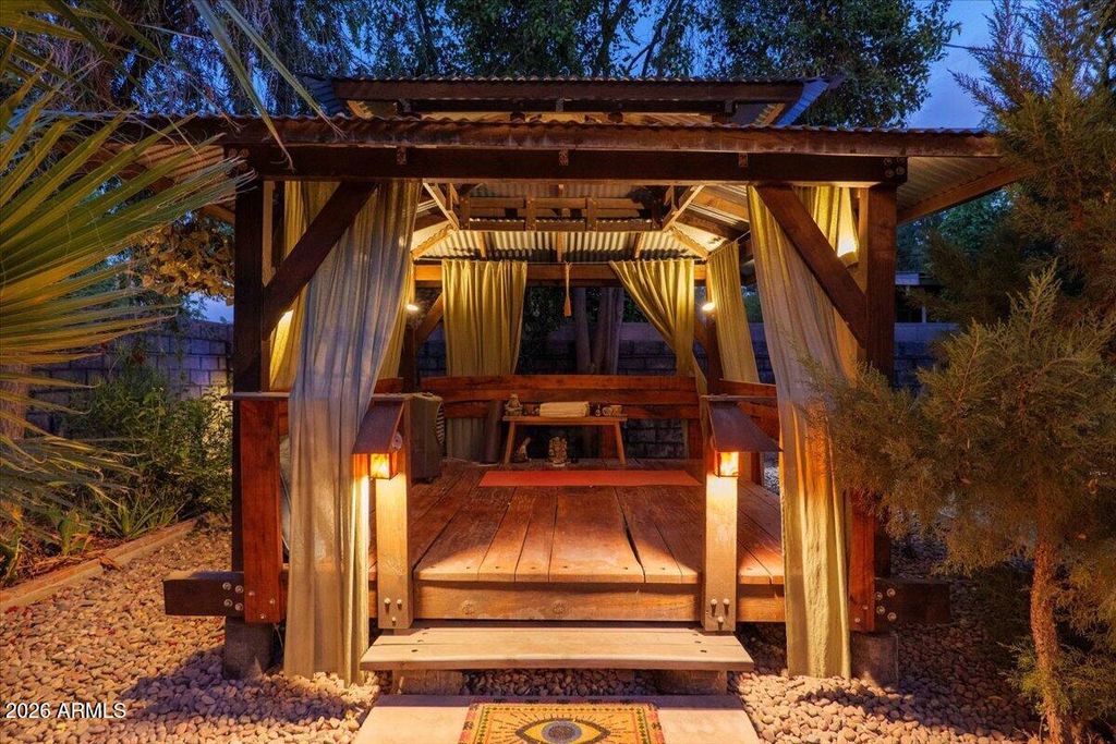 Image 29 of property listing at 3013 N 27TH Street, Phoenix, AZ 85016