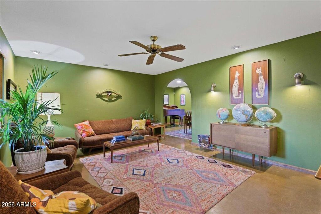 Image 6 of property listing at 3013 N 27TH Street, Phoenix, AZ 85016