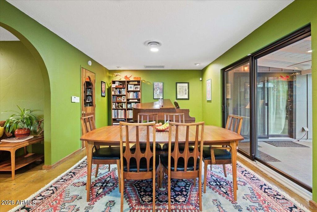 Image 8 of property listing at 3013 N 27TH Street, Phoenix, AZ 85016