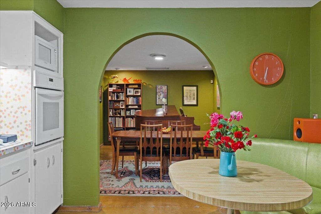 Image 9 of property listing at 3013 N 27TH Street, Phoenix, AZ 85016