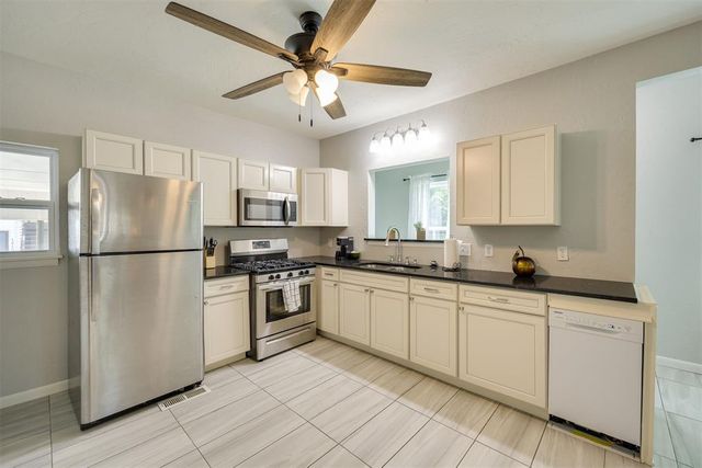 1810 NW 11th Street, Oklahoma City, OK 73106