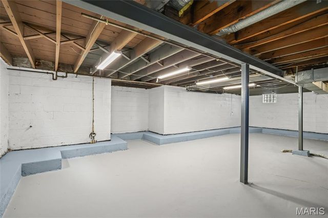 8605 Neier Lane, Affton, MO 63123