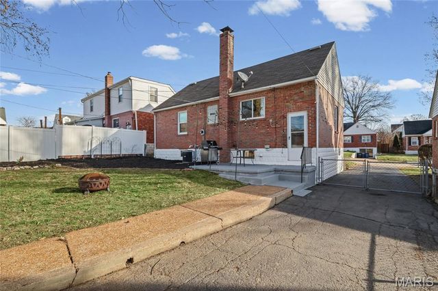 8605 Neier Lane, Affton, MO 63123