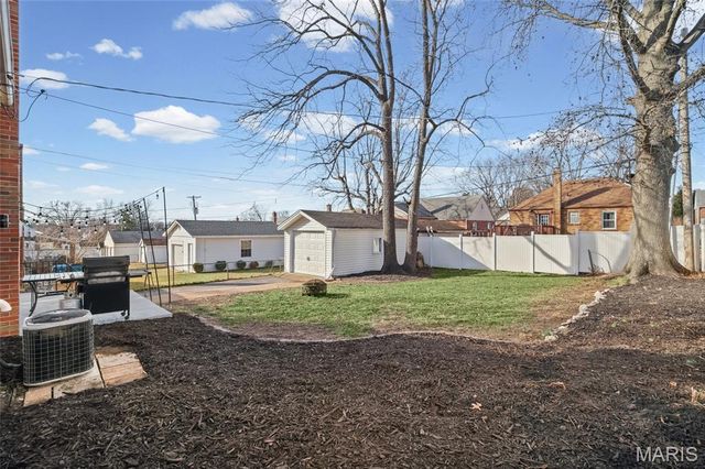 8605 Neier Lane, Affton, MO 63123