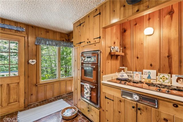 373 John Muir, Lake Arrowhead, CA 92352