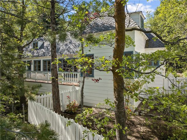 373 John Muir, Lake Arrowhead, CA 92352