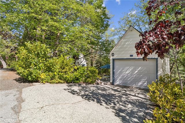 373 John Muir, Lake Arrowhead, CA 92352