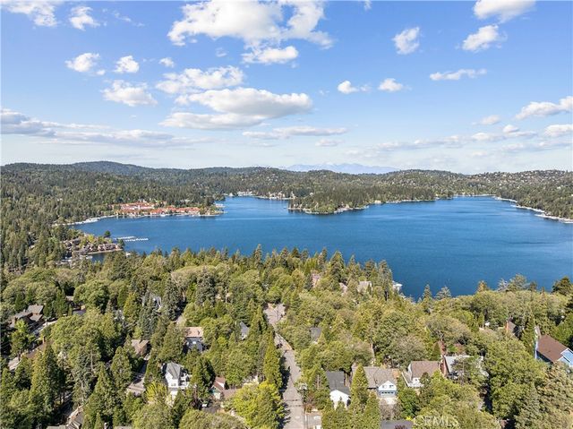 373 John Muir, Lake Arrowhead, CA 92352