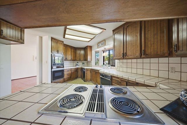 117 Oak Rock Cir, Folsom, CA 95630