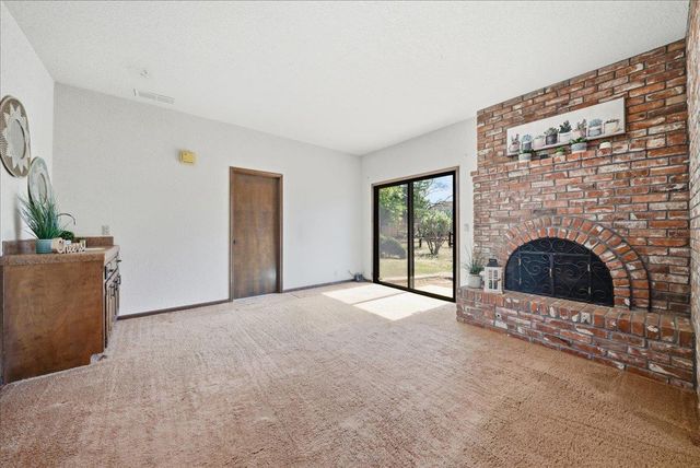 117 Oak Rock Cir, Folsom, CA 95630