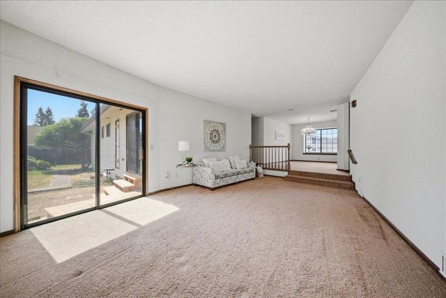 117 Oak Rock Cir, Folsom, CA 95630