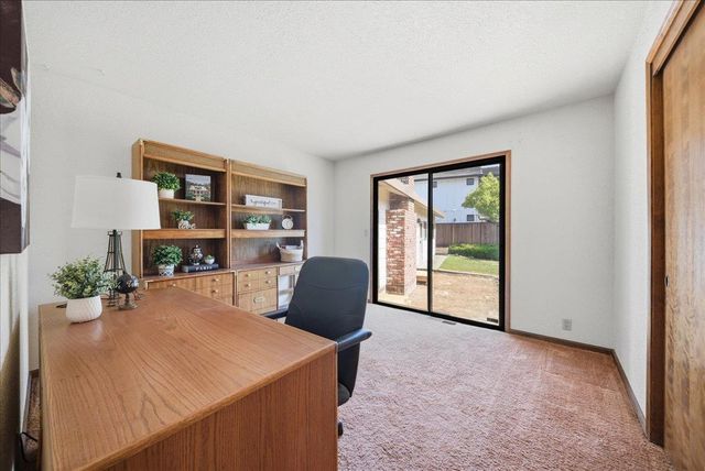 117 Oak Rock Cir, Folsom, CA 95630