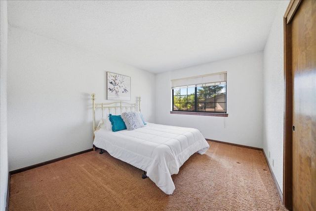 117 Oak Rock Cir, Folsom, CA 95630