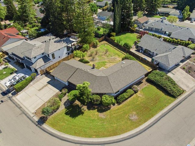 117 Oak Rock Cir, Folsom, CA 95630