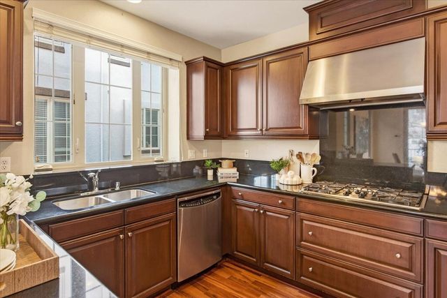 522 Tyndall Street, Los Altos, CA 94022