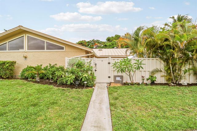 5469 Eagle Lake Drive, Palm Beach Gardens, FL 33418