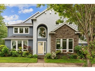 5898 Se THORNAPPLE St, Hillsboro, OR 97123