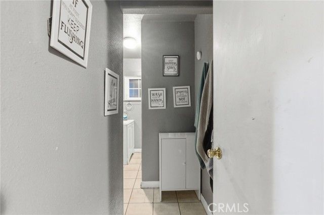 907 E 109th Place, Los Angeles, CA 90059