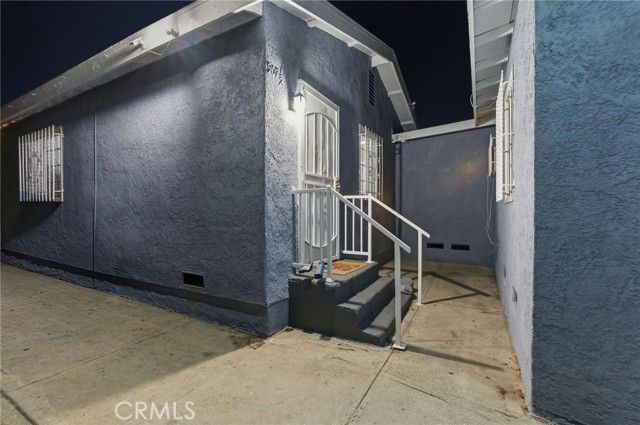 907 E 109th Place, Los Angeles, CA 90059