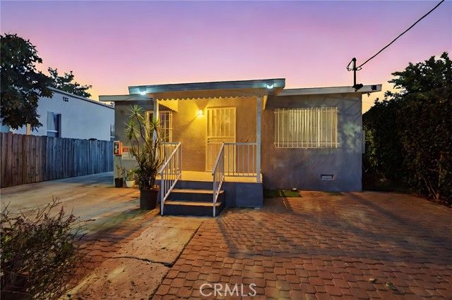 907 E 109th Place, Los Angeles, CA 90059