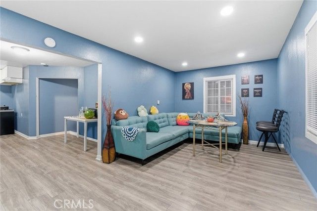 907 E 109th Place, Los Angeles, CA 90059