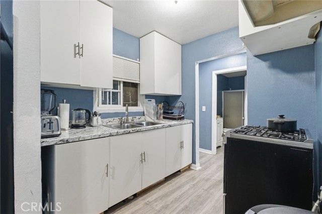 907 E 109th Place, Los Angeles, CA 90059