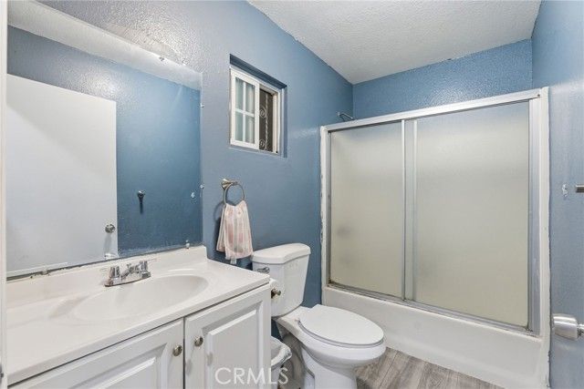 907 E 109th Place, Los Angeles, CA 90059