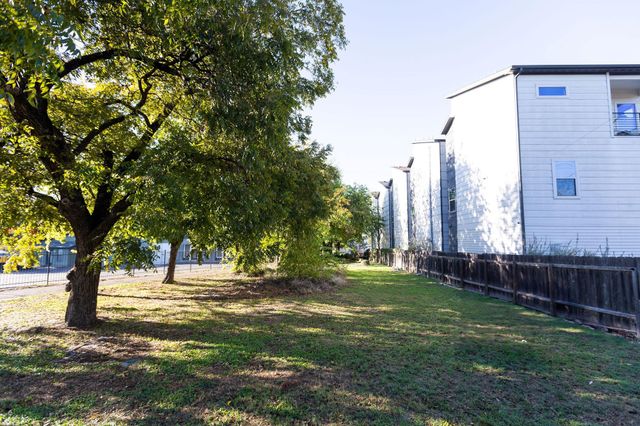 2307 Coronado ST, Austin, TX 78702