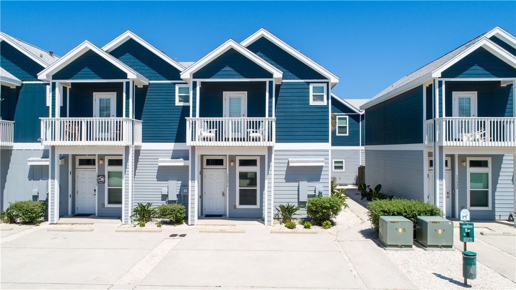 15216 Beach Way Dr, Corpus Christi, TX 78418 — exterior
