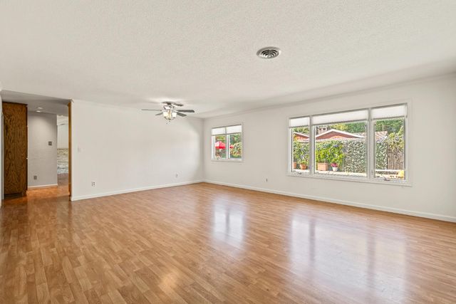 1213 Kimberly Dr, Yuba City, CA 95993