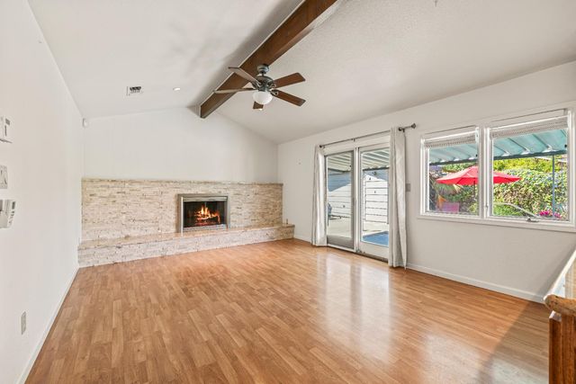 1213 Kimberly Dr, Yuba City, CA 95993