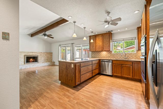 1213 Kimberly Dr, Yuba City, CA 95993