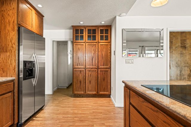 1213 Kimberly Dr, Yuba City, CA 95993