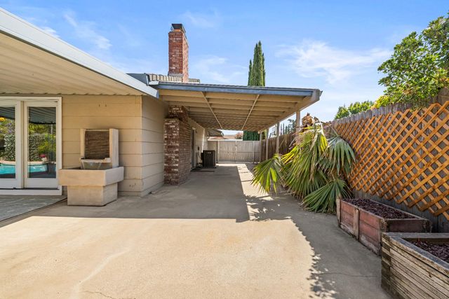 1213 Kimberly Dr, Yuba City, CA 95993