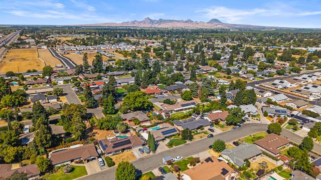 1213 Kimberly Dr, Yuba City, CA 95993