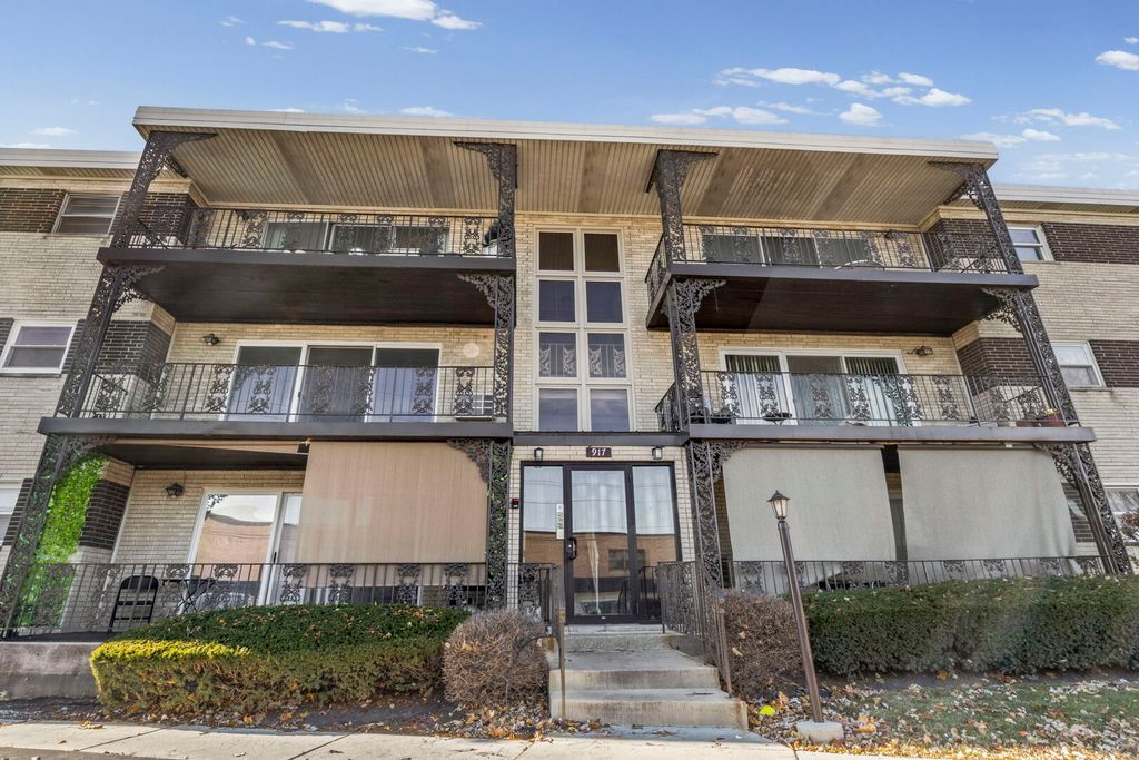 917 8th Avenue 9, La Grange, IL 60525