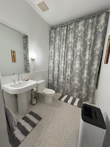 214 4th Street E 101, Saint Paul, MN 55101