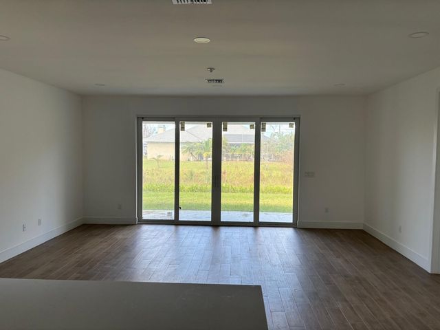 500 Sunset Road N, Rotonda West, FL 33947