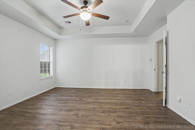 2111 W E Court, Jenks, OK 74037