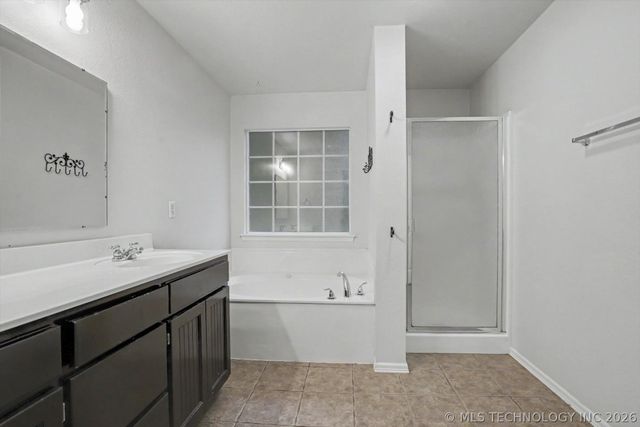 2111 W E Court, Jenks, OK 74037