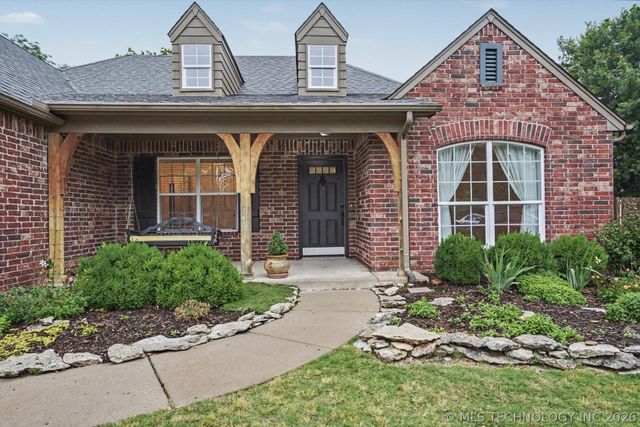 2111 W E Court, Jenks, OK 74037