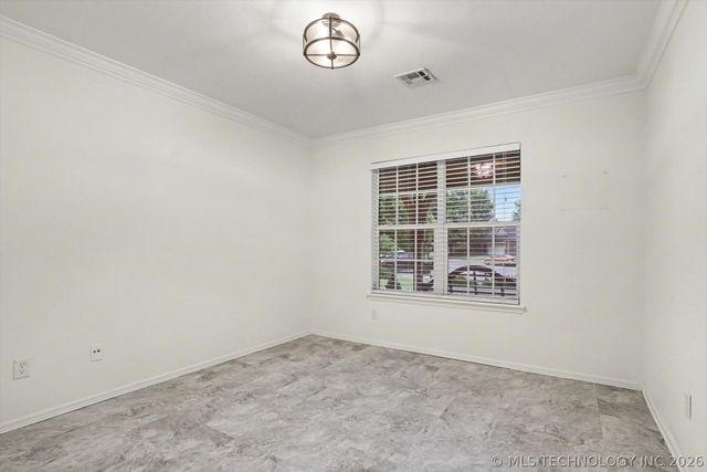 2111 W E Court, Jenks, OK 74037