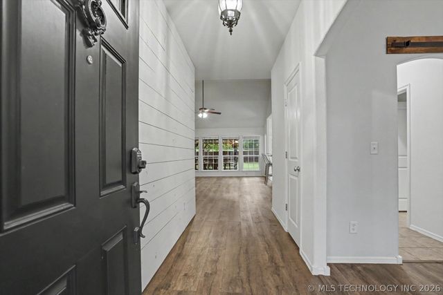 2111 W E Court, Jenks, OK 74037