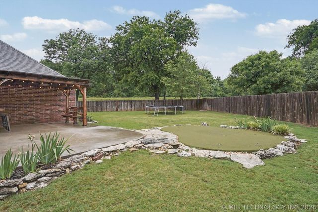 2111 W E Court, Jenks, OK 74037