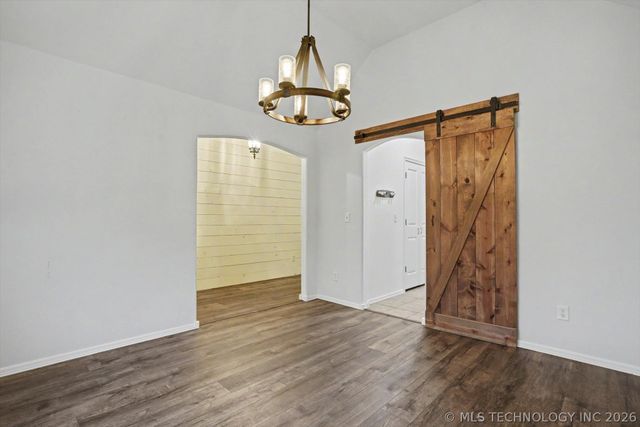 2111 W E Court, Jenks, OK 74037